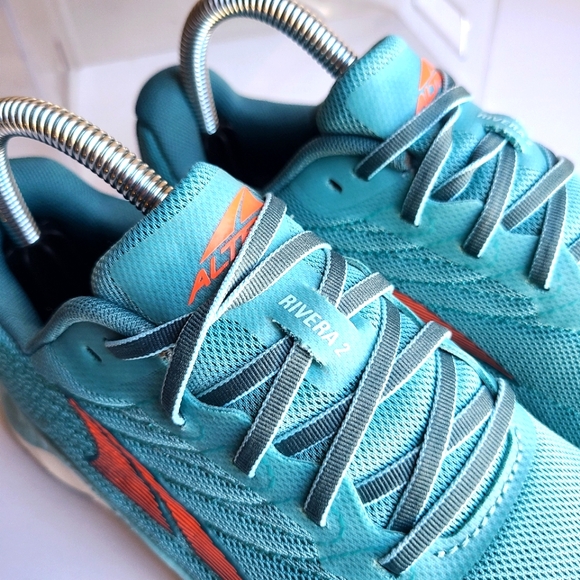 Altra Rivera 2 women Size 7 (New without box) - Picture 3 of 12